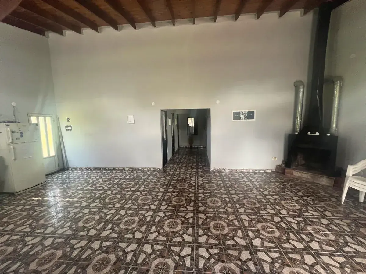Salón amplio y luminoso